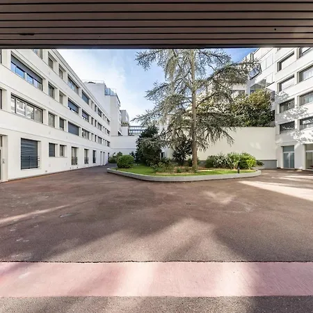 Appartement 3 Stars ,8 Min Walk Metro ,spotless *